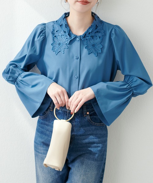 natural couture(ナチュラルクチュール)の「大人レース衿ブラウス(シャツ/ブラウス・レディース・オフホワイト/グレイッシュベージュ/ブルー・FREE)」の17枚目の写真