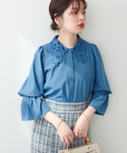 natural couture(ナチュラルクチュール)の「大人レース衿ブラウス(シャツ/ブラウス・レディース・オフホワイト/グレイッシュベージュ/ブルー・FREE)」の15枚目の写真