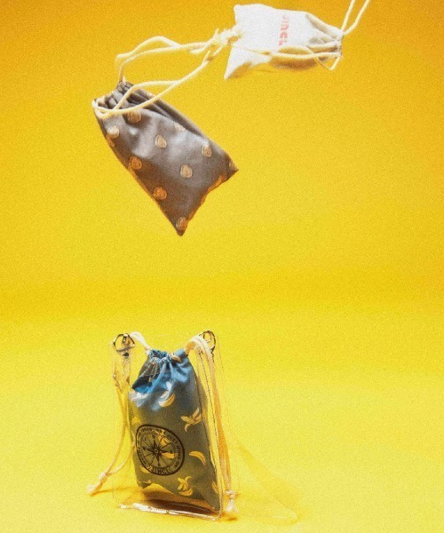 JINCL(ジンクル)の「mini drawstring bag(ハンドバッグ・メンズ・ブラウン/ナチュラル/ブルー・FREE)」の9枚目の写真
