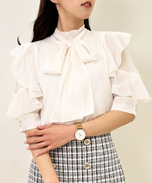 INGNI（イング）の「袖フリルラメシアー5分袖／ブラウス（シャツ/ブラウス・レディース・グレー系その他/オフホワイト/ピンク/サックスブルー・M）」の5枚目の写真