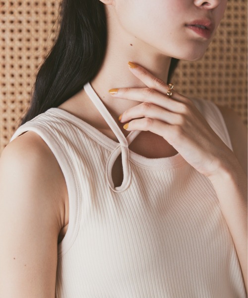 moi tytto（モイテュット）の「カップ付きデザインリブタンク（タンクトップ・レディース・ブラック/ナチュラル/ブラウン・FREE）」の6枚目の写真