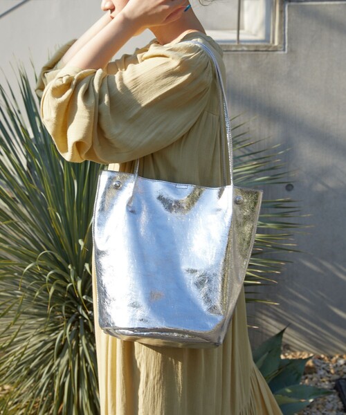 FREAK'S STORE（フリークスストア）の「【限定展開】cache cache/カシュカシュ　クラッシュメタリックバケツトート（ショルダーバッグ・レディース・ゴールド/シルバー/ブラック・ONE SIZE）」の16枚目の写真