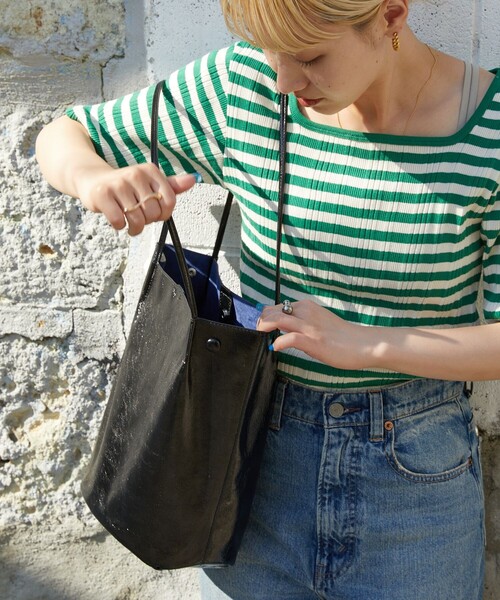 FREAK'S STORE（フリークスストア）の「【限定展開】cache cache/カシュカシュ　クラッシュメタリックバケツトート（ショルダーバッグ・レディース・ゴールド/シルバー/ブラック・ONE SIZE）」の19枚目の写真