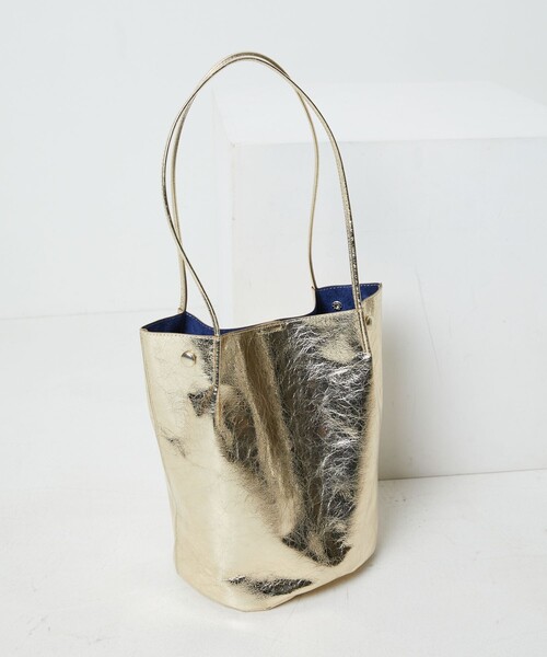 FREAK'S STORE（フリークスストア）の「【限定展開】cache cache/カシュカシュ　クラッシュメタリックバケツトート（ショルダーバッグ・レディース・ゴールド/シルバー/ブラック・ONE SIZE）」の5枚目の写真