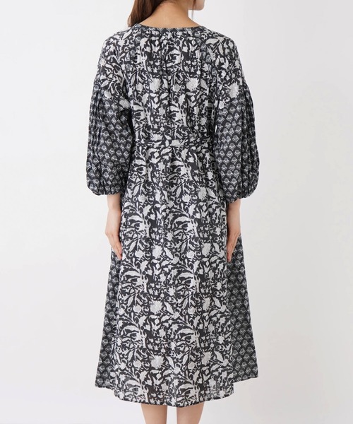 Brahmin（ブラーミン）の「【BRAHMIN】フラワープリントワンピース（ワンピース・レディース・ブラック・2）」の9枚目の写真