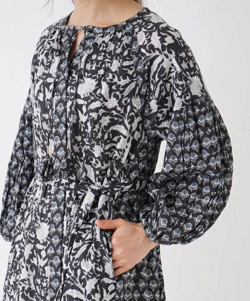 Brahmin（ブラーミン）の「【BRAHMIN】フラワープリントワンピース（ワンピース・レディース・ブラック・2）」の12枚目の写真