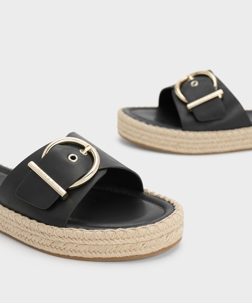 CHARLES & KEITH(チャールズ & キース)の「バックルストラップ エスパドリーユフラット(サンダル・レディース・オフホワイト/ブラック・22.5cm/23cm/23.5cm/24.5cm/25cm/25.5cm)」の4枚目の写真