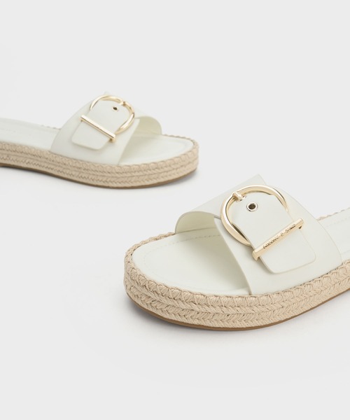 CHARLES & KEITH(チャールズ & キース)の「バックルストラップ エスパドリーユフラット(サンダル・レディース・オフホワイト/ブラック・22.5cm/23cm/23.5cm/24.5cm/25cm/25.5cm)」の9枚目の写真