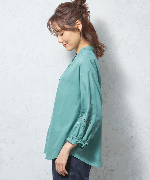 Petit Honfleur（プチオンフルール）の「刺繍スリーブブラウス（シャツ/ブラウス・レディース・ネイビー/グリーン/ブラック・9号/11号）」の4枚目の写真