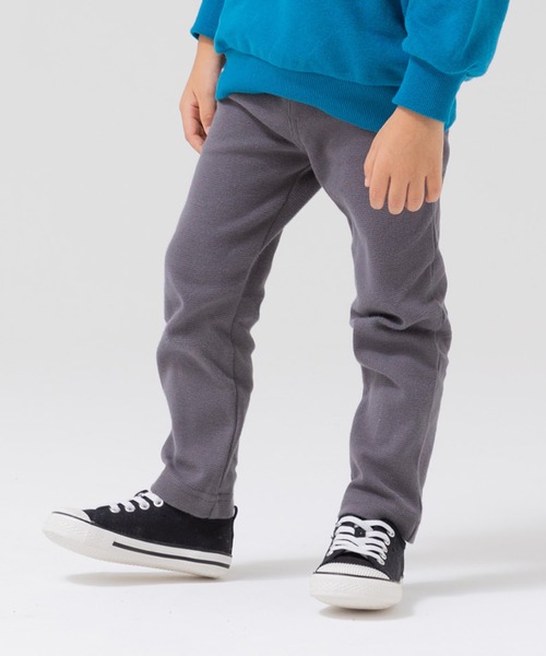 chil2（チルツー）の「全18色 カラバリストレッチパンツ（その他パンツ・キッズ・ワインレッド/ネイビー/ホワイト/ブルー/ブラック/サックスブルー/グリーン/グレー/モカ/ラベンダー/ミント/ライトブルー/オレンジ/マスタード/カーキ/ピンク/ベージュ/パープル・150cm/140cm/100cm/110cm/90cm/120cm/80ｃｍ/130cm）」の3枚目の写真