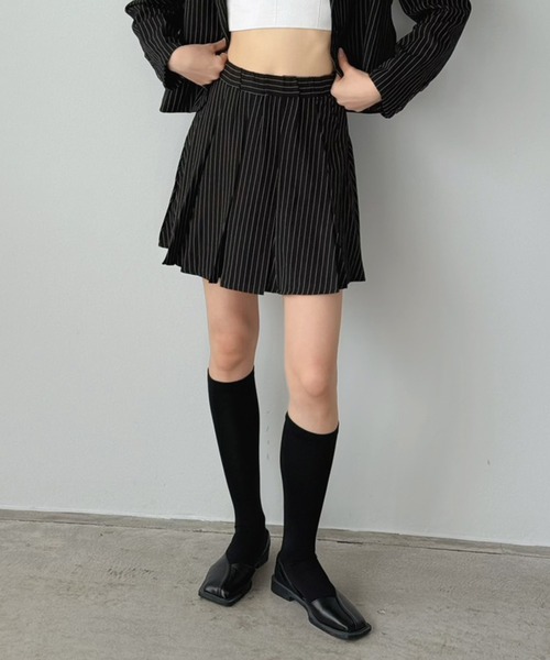 Jewelobe(ジュエローブ)の「ピンストライプジャケット×プリーツスカート セットアップ(セットアップ・レディース・ブラック/ブラウン・FREE)」の8枚目の写真