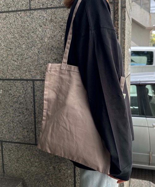 FRUIT OF THE LOOM(フルーツオブザルーム)の「FRUIT OF THE LOOM / FTL BASIC PARTITION TOTE / 80052900(トートバッグ・レディース・オフホワイト/イエロー/グリーン/カーキ/グレイッシュブルー/ネイビー/ピンク/レンガ/ブラウン/ベージュ/ブラック/グレー・ONESIZE)」の4枚目の写真