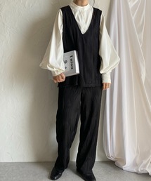 She's Closet（シーズクローゼット）の「ウェーブプリーツ深Vネックベスト＆パンツスタイル上下セットアップ（セットアップ）」