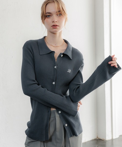 FOREVER 21(フォーエバー トゥエンティーワン)の「【2023AW】コンパクトニットカーディガン(カーディガン/ボレロ・レディース・ブルー/レッド・FREE)」の2枚目の写真