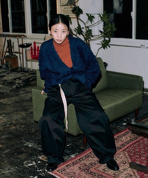 CREDONA（クレドナ）の「コード刺繍バックロゴカーデ（カーディガン