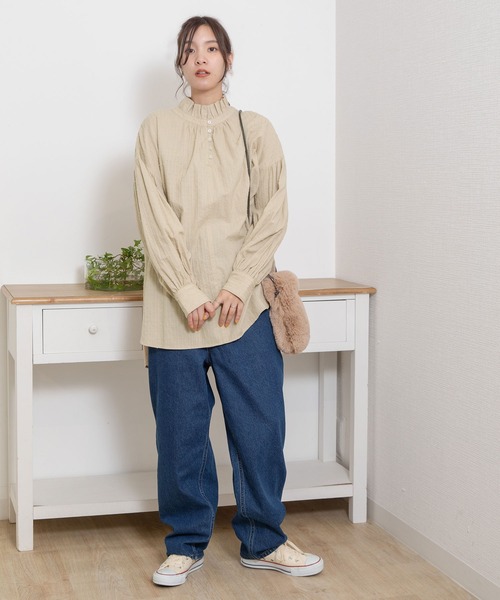 POU DOU DOU（プードゥドゥ）の「スタンドフリルブラウス（シャツ/ブラウス・レディース・オフホワイト/ベージュ/ブルー・3）」の8枚目の写真