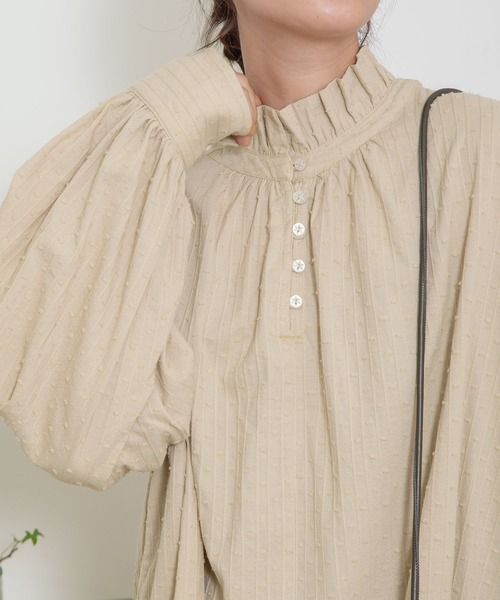 POU DOU DOU（プードゥドゥ）の「スタンドフリルブラウス（シャツ/ブラウス・レディース・オフホワイト/ベージュ/ブルー・3）」の11枚目の写真