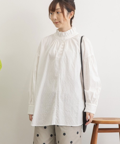 POU DOU DOU（プードゥドゥ）の「スタンドフリルブラウス（シャツ/ブラウス・レディース・オフホワイト/ベージュ/ブルー・3）」の20枚目の写真