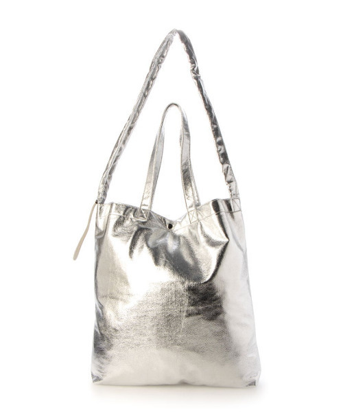 cache cache（カシュ カシュ）の「カシュカシュ cachecache / メタリックシャーリングポケッタブルトート（ショルダーバッグ・レディース・ゴールド/ブラック/シルバー・FREE）」の2枚目の写真