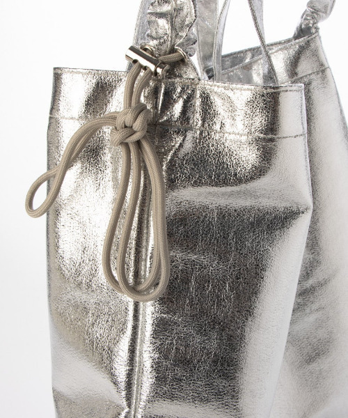 cache cache（カシュ カシュ）の「カシュカシュ cachecache / メタリックシャーリングポケッタブルトート（ショルダーバッグ・レディース・ゴールド/ブラック/シルバー・FREE）」の13枚目の写真