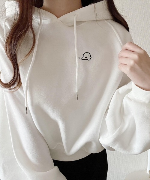 Nana(ナナ)（ナナ）の「オバケ刺繍ボリュームパーカー（パーカー・レディース・ホワイト/ベージュ・X-LARGE/SMALL/MEDIUM/LARGE）」の3枚目の写真