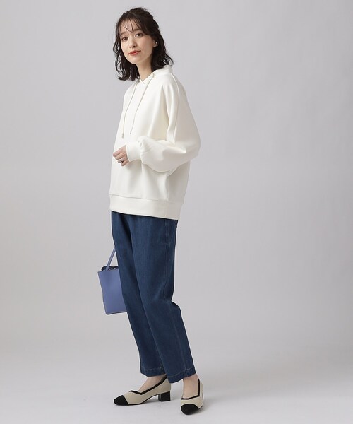 SHOO・LA・RUE（シューラルー）の「【SS-3L/洗える/美脚シルエット】ボトム選びが難しい方の救世主 デニムイージーテーパードパンツ（デニムパンツ・レディース・ホワイト/ネイビー/ブルー/ブラック・01/10/05/04/03/02）」の9枚目の写真