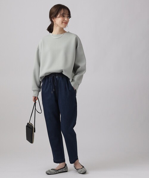 SHOO・LA・RUE（シューラルー）の「【SS-3L/洗える/美脚シルエット】ボトム選びが難しい方の救世主 デニムイージーテーパードパンツ（デニムパンツ・レディース・ホワイト/ネイビー/ブルー/ブラック・01/10/05/04/03/02）」の14枚目の写真