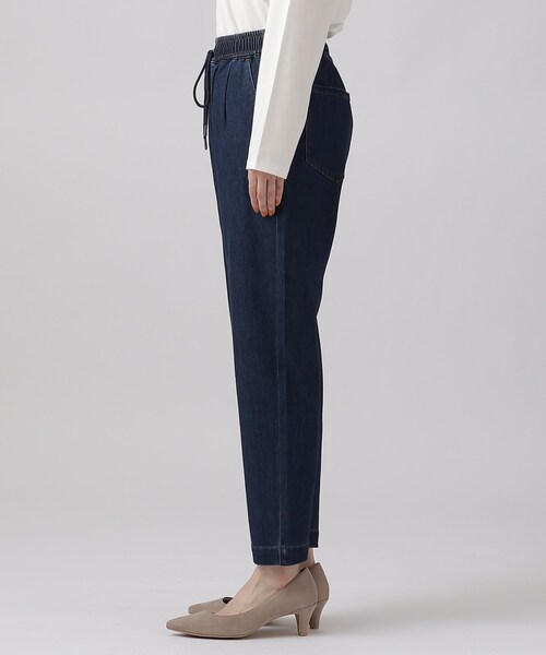 SHOO・LA・RUE（シューラルー）の「【SS-3L/洗える/美脚シルエット】ボトム選びが難しい方の救世主 デニムイージーテーパードパンツ（デニムパンツ・レディース・ホワイト/ネイビー/ブルー/ブラック・01/10/05/04/03/02）」の20枚目の写真