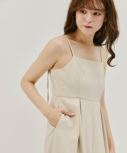 Olu.（オルドット）の「タックワイドオールインワン（つなぎ/オールインワン・レディース・ベージュ/ネイビー・1/0）」の4枚目の写真