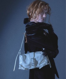 Carmelo | テクスチャードレザーライク スモールショルダーバッグ / Le reve Boucle patent small bag(ショルダーバッグ)