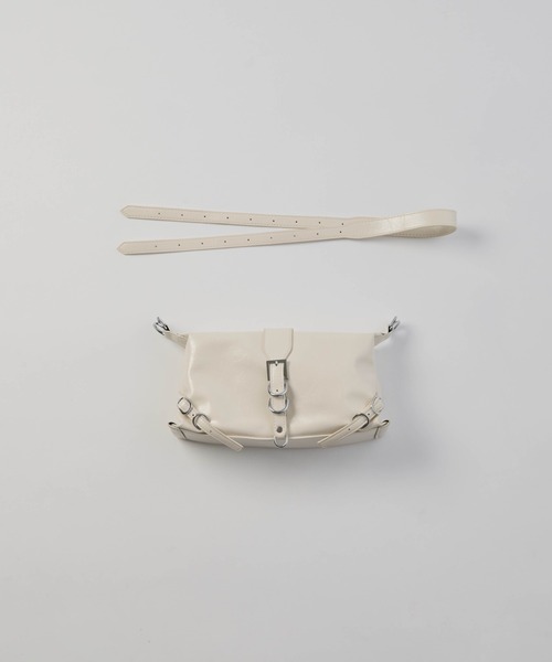 Carmelo（カーメロ）の「'Le reve' Boucle patent small bag
