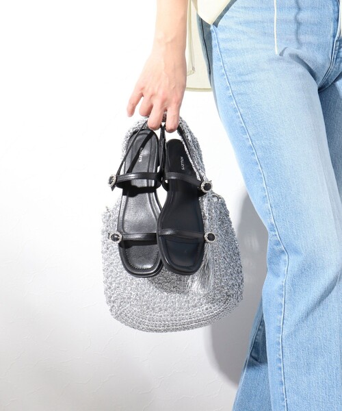 NOLLEY’S（ノーリーズ）の「キラバックルストライプサンダル（サンダル・レディース・ブラック・24.5/24/23.5/23/22.5）」の17枚目の写真