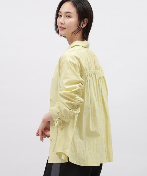 LAKOLE（ラコレ）の「袖シャーリングシャツ / 106407（シャツ/ブラウス