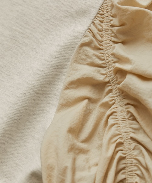 ADAM ET ROPE'(アダムエロペ)の「ギャザースリーブTシャツ(Tシャツ/カットソー・レディース・ホワイト/ブラック/オフホワイト・FREE)」の20枚目の写真