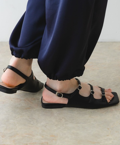 RODE SKO（ロデスコ）の「ベルトフラットサンダル（サンダル・レディース・シルバー/ブラック・36/37/38）」の16枚目の写真