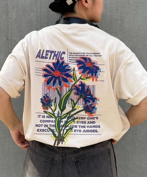 PBLIM（ページボーイリム）の「PBLIM/アートフラワーT（Tシャツ/カットソー・レディース・オフホワイト/ブラック/ベージュ/サックスブルー・MEDIUM/LARGE）」の4枚目の写真