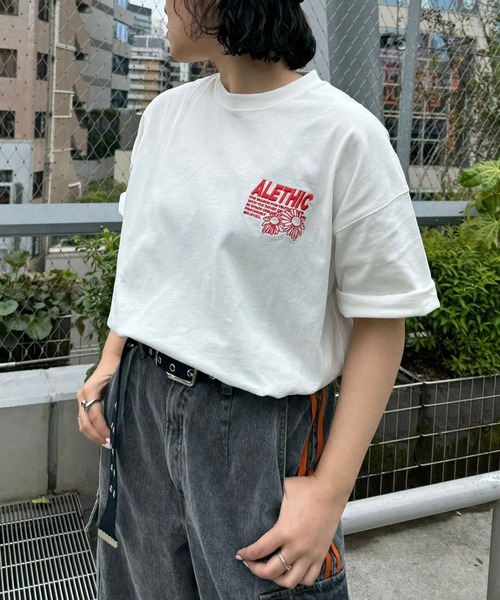 PBLIM（ページボーイリム）の「PBLIM/アートフラワーT（Tシャツ/カットソー・レディース・オフホワイト/ブラック/ベージュ/サックスブルー・MEDIUM/LARGE）」の11枚目の写真