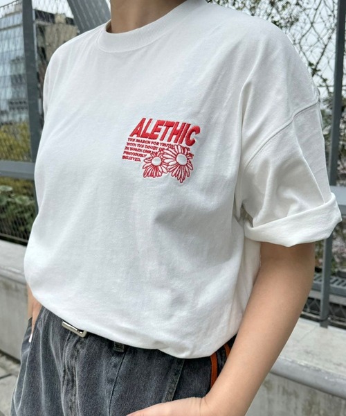 PBLIM（ページボーイリム）の「PBLIM/アートフラワーT（Tシャツ/カットソー・レディース・オフホワイト/ブラック/ベージュ/サックスブルー・MEDIUM/LARGE）」の7枚目の写真