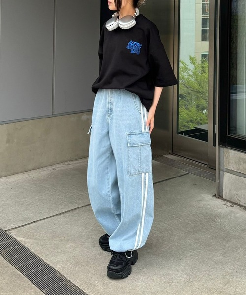 PBLIM（ページボーイリム）の「PBLIM/アートフラワーT（Tシャツ/カットソー・レディース・オフホワイト/ブラック/ベージュ/サックスブルー・MEDIUM/LARGE）」の21枚目の写真