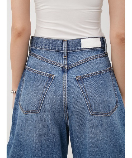 Mila Owen（ミラオーウェン）の「ハイウエストカーブデニムパンツ【手洗い可能】（デニムパンツ・レディース・ブラック/ホワイト/ブルー/グレー・0/1/00）」の16枚目の写真