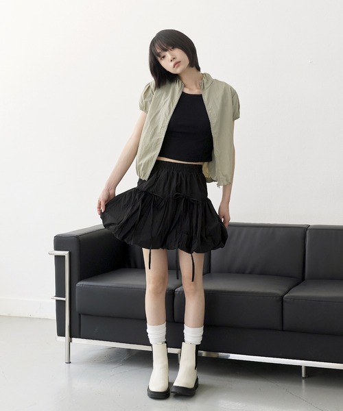 UNE MANSION(ユヌマンション)の「【インナーパンツ付き】フロントリボンバルーンナイロンフレアミニスカート(スカート・レディース・ブラック/グレー/アイボリー・FREE)」の14枚目の写真
