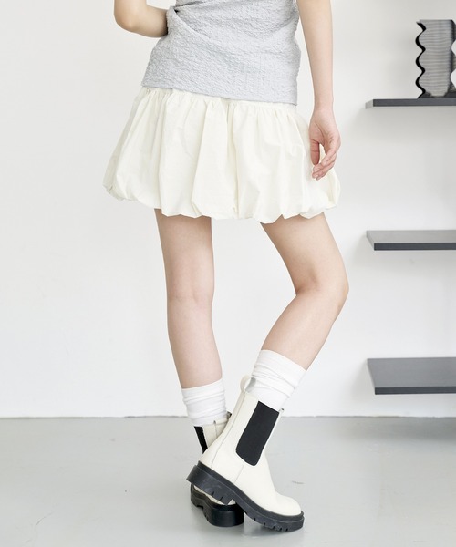 UNE MANSION(ユヌマンション)の「【インナーパンツ付き】フロントリボンバルーンナイロンフレアミニスカート(スカート・レディース・ブラック/グレー/アイボリー・FREE)」の13枚目の写真