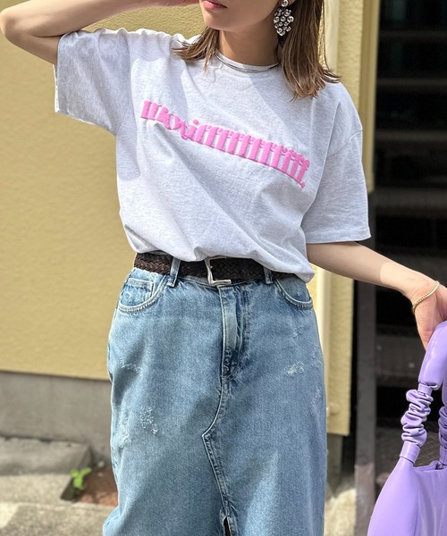 mi via loca(ミヴィアロカ)の「GILDAN 発泡モチーフロゴ半袖Tシャツ 【PT NO. MVL040 ※2A】(Tシャツ/カットソー・レディース・オフホワイト/オートミール/ナチュラル/ホワイト系その他/ライトアッシュグレー・MEDIUM/LARGE)」の3枚目の写真