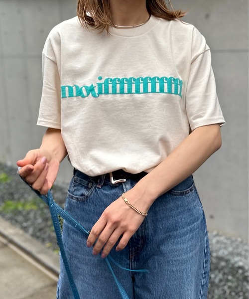 mi via loca(ミヴィアロカ)の「GILDAN 発泡モチーフロゴ半袖Tシャツ 【PT NO. MVL040 ※2A】(Tシャツ/カットソー・レディース・オフホワイト/オートミール/ナチュラル/ホワイト系その他/ライトアッシュグレー・MEDIUM/LARGE)」の7枚目の写真