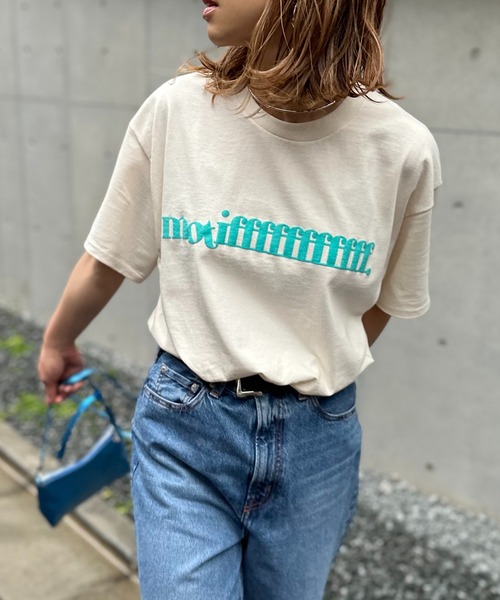 mi via loca(ミヴィアロカ)の「GILDAN 発泡モチーフロゴ半袖Tシャツ 【PT NO. MVL040 ※2A】(Tシャツ/カットソー・レディース・オフホワイト/オートミール/ナチュラル/ホワイト系その他/ライトアッシュグレー・MEDIUM/LARGE)」の10枚目の写真