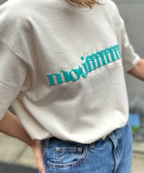 mi via loca(ミヴィアロカ)の「GILDAN 発泡モチーフロゴ半袖Tシャツ 【PT NO. MVL040 ※2A】(Tシャツ/カットソー・レディース・オフホワイト/オートミール/ナチュラル/ホワイト系その他/ライトアッシュグレー・MEDIUM/LARGE)」の13枚目の写真