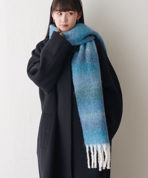 Lui's（ルイス）の「ウール混 グラデーションマフラー（マフラー・レディース・ブルー/ブラウン/ブラック・FREE）」の10枚目の写真