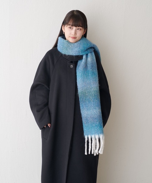 Lui's（ルイス）の「ウール混 グラデーションマフラー（マフラー・レディース・ブルー/ブラウン/ブラック・FREE）」の11枚目の写真