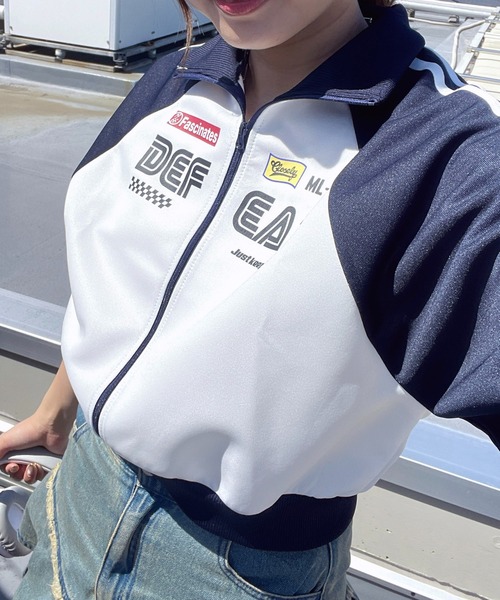 AS KNOW AS plus（アズノゥアズプラス）の「◎アソートトラック半袖ジャケット（ジャージ・レディース・ブラック系/グリーン系/アイボリー系/ホワイト系/アイボリー系2/サックスブルー系1/ブラック系1/アイボリー系1・FREE）」の5枚目の写真