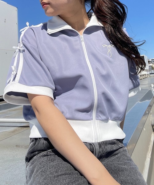 AS KNOW AS plus（アズノゥアズプラス）の「◎アソートトラック半袖ジャケット（ジャージ・レディース・ブラック系/グリーン系/アイボリー系/ホワイト系/アイボリー系2/サックスブルー系1/ブラック系1/アイボリー系1・FREE）」の8枚目の写真